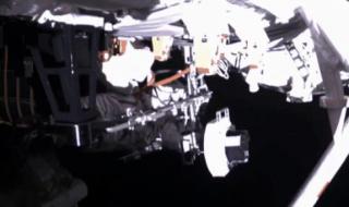 王亚平解锁了太空新发型